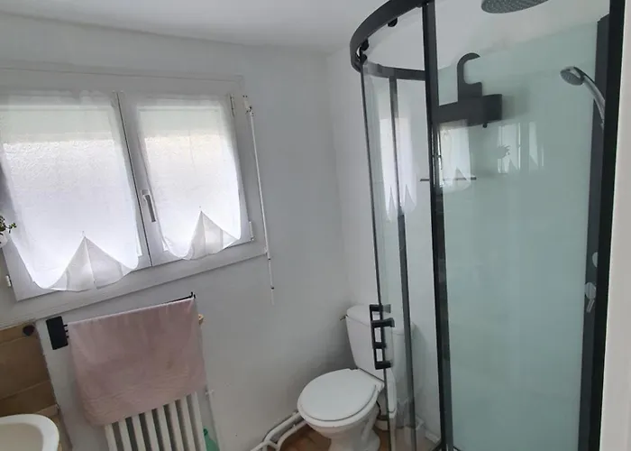 Chambre, Sdb Et Loggia Dans Maison De * Le Mans